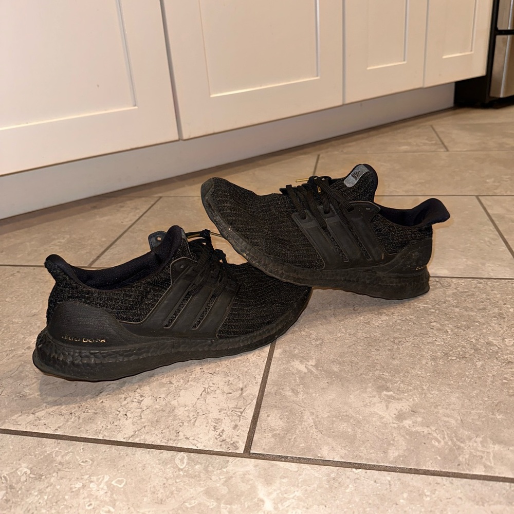Adidas BOOST Triple Black - Picture 2 of 4